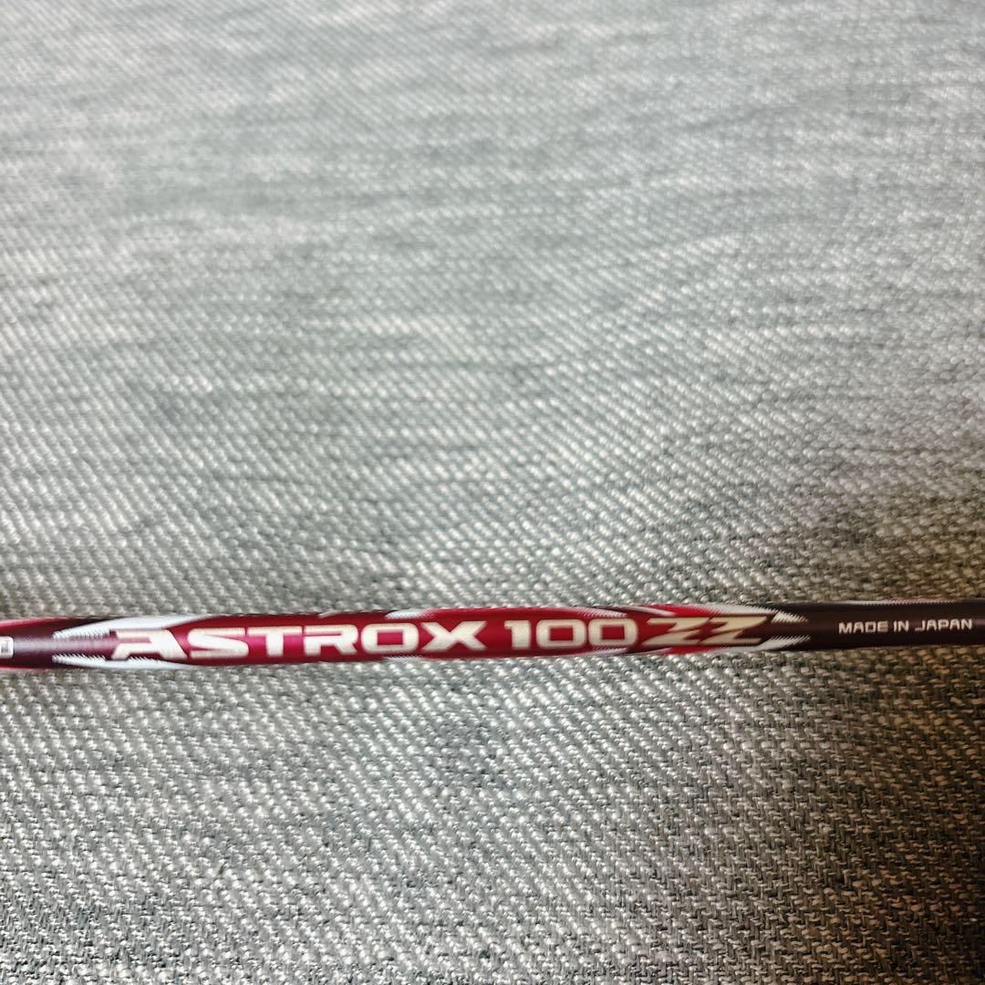 バドミントン　ラケット　 アストロクス 100ZZ クレナイ　4UG5 希少品