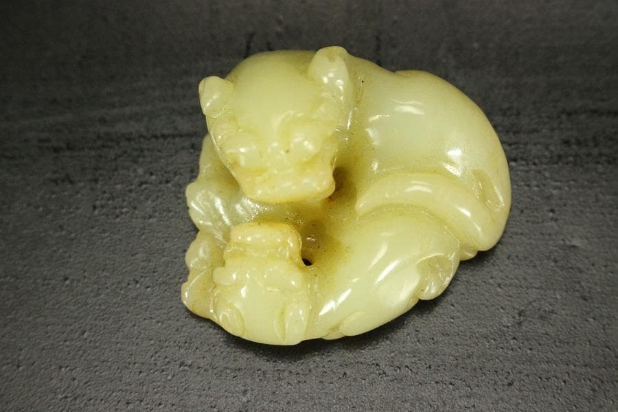 中国美術 白玉 刻猪 根付 置物 5.7cmx3.1cm(HA425)