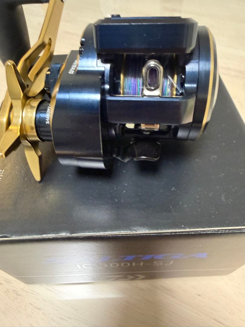 【美品・3回使用】ダイワ ソルティガ IC 300H-SJ右巻スロージギングに