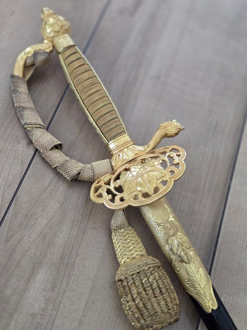 戦前　美品　菊ご紋入り儀礼長剣/刃無し模造刀身　刀緒付き