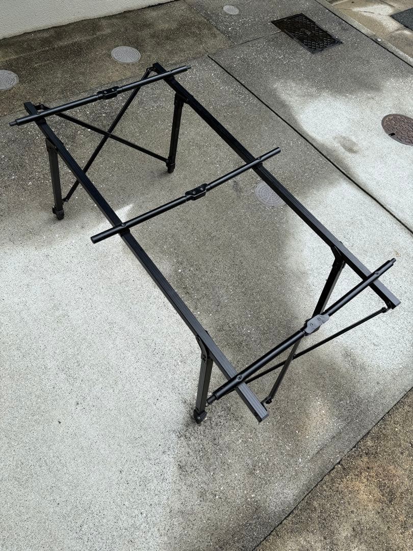 タラスブルバ　アルミロールテーブルL　ブラック