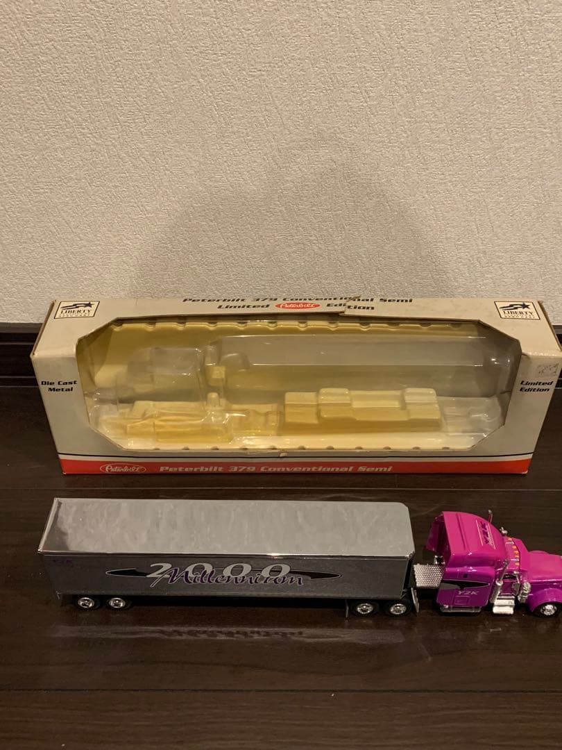 LIBERTY Classic ピータービルト　ダイキャストミニカー