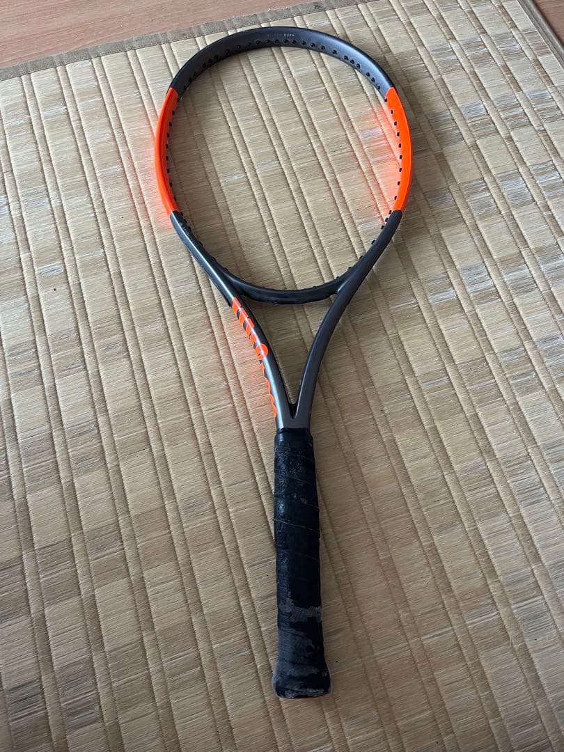 BURN 100 テニスラケット オレンジ/黒