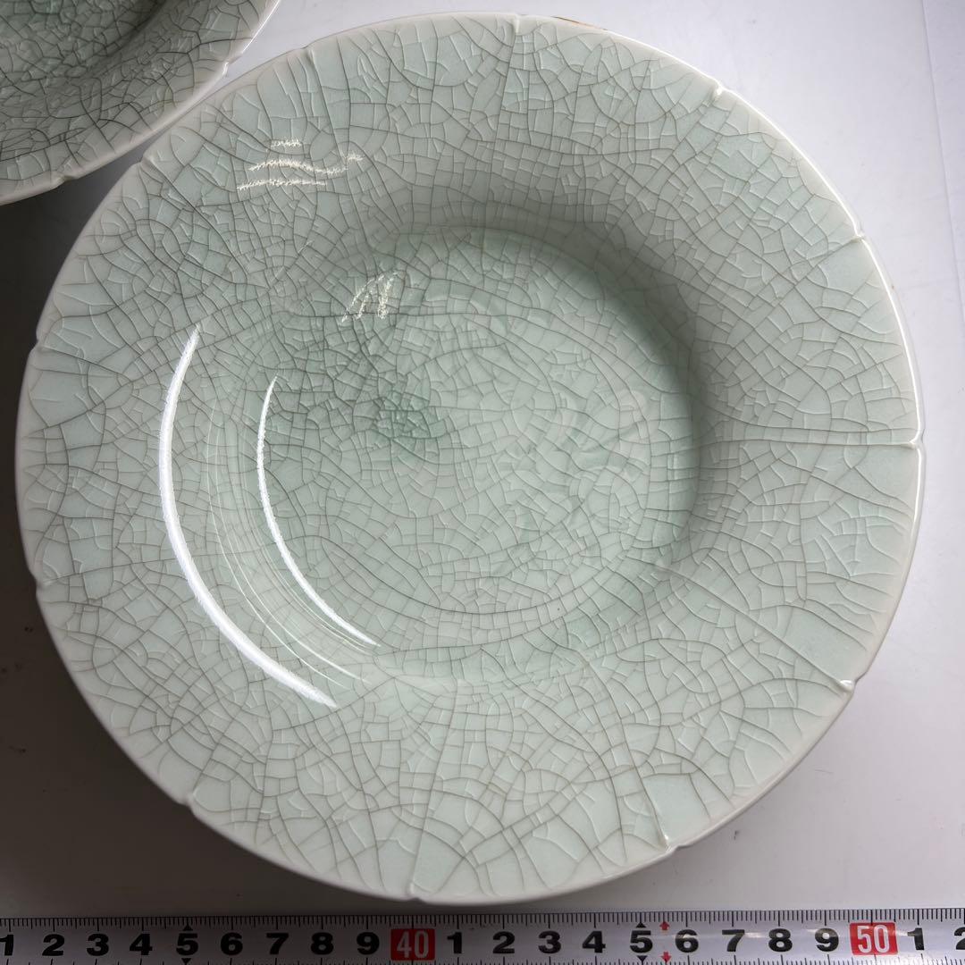 中国美術　青白磁皿2枚　直径約18㎝　東Y7-1224①タトコ