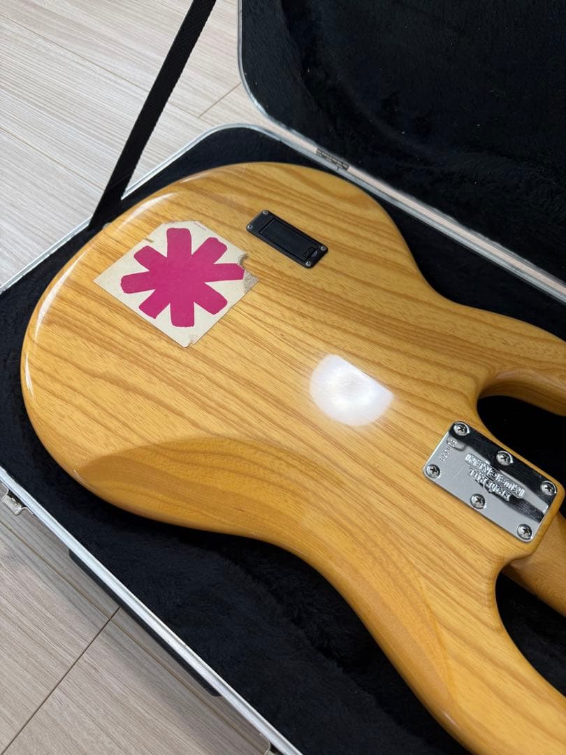 ベース　MUSIC MAN Sting Ray