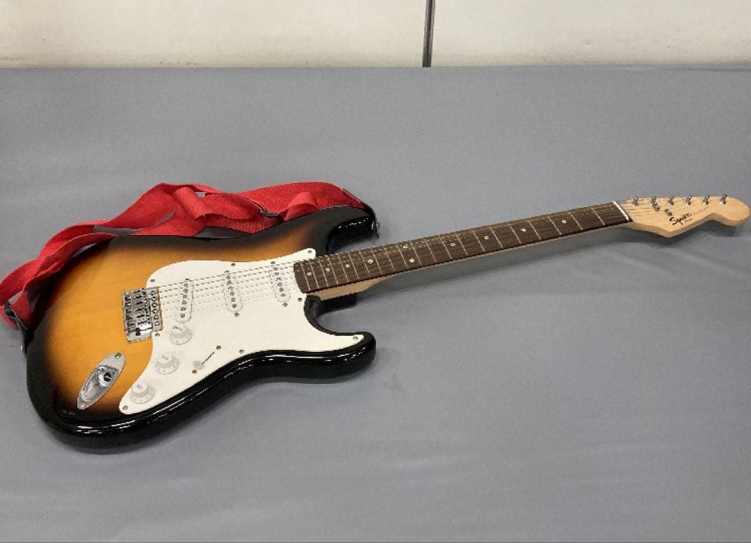 Squier by Fender フェンダー