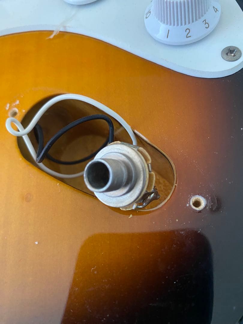 Squier by Fender フェンダー