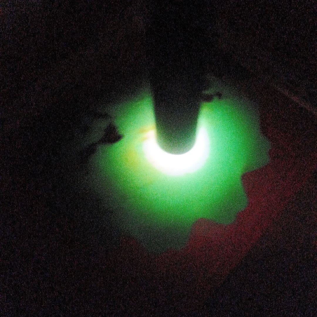 竹田城で御座います。緑色の特大円形子持勾玉　　　勾玉史料　古墳文化副葬品