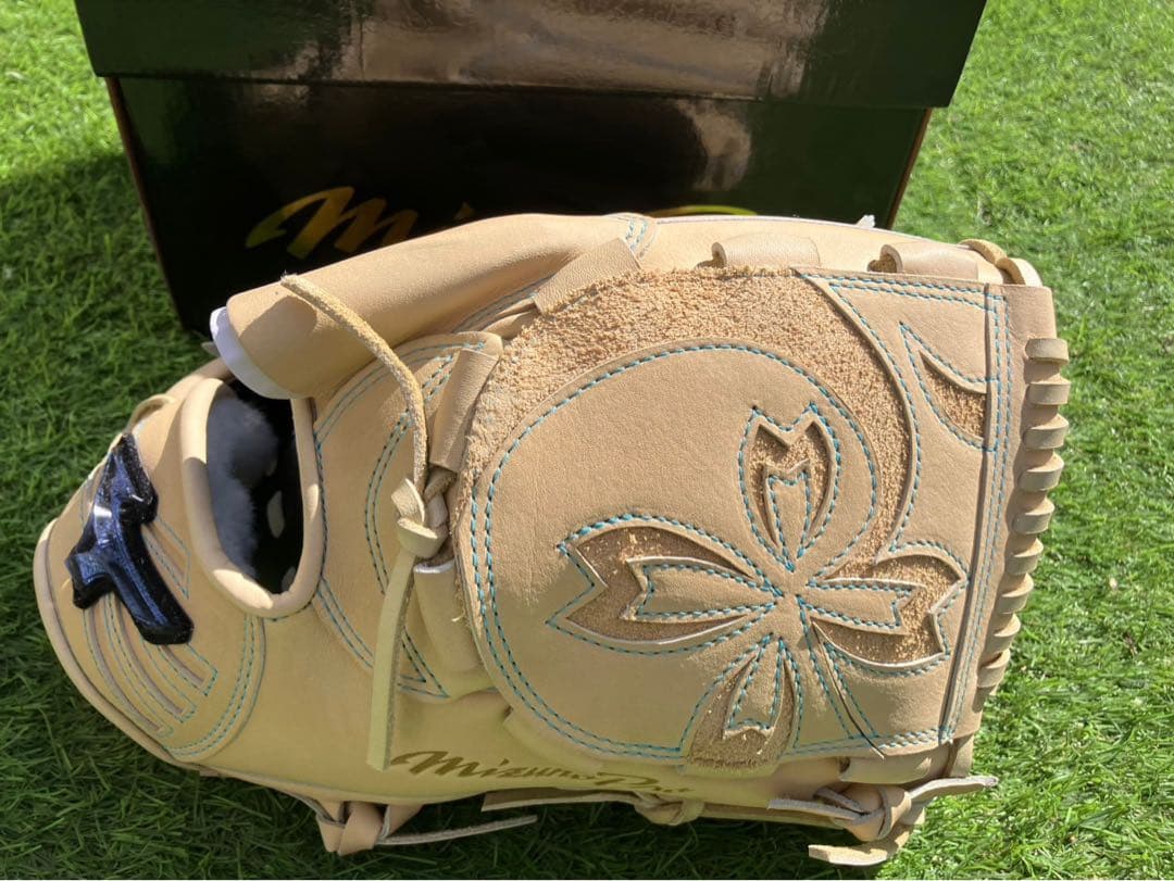 ミズノプロ　硬式　オーダー　HAGA　田中　投手用　定価71,500円　グラブ