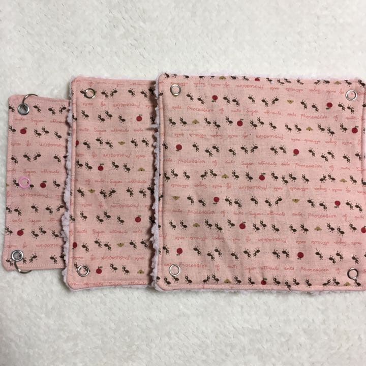 モモンガハウス(あり・りんご柄)  ボアピンク  2050円