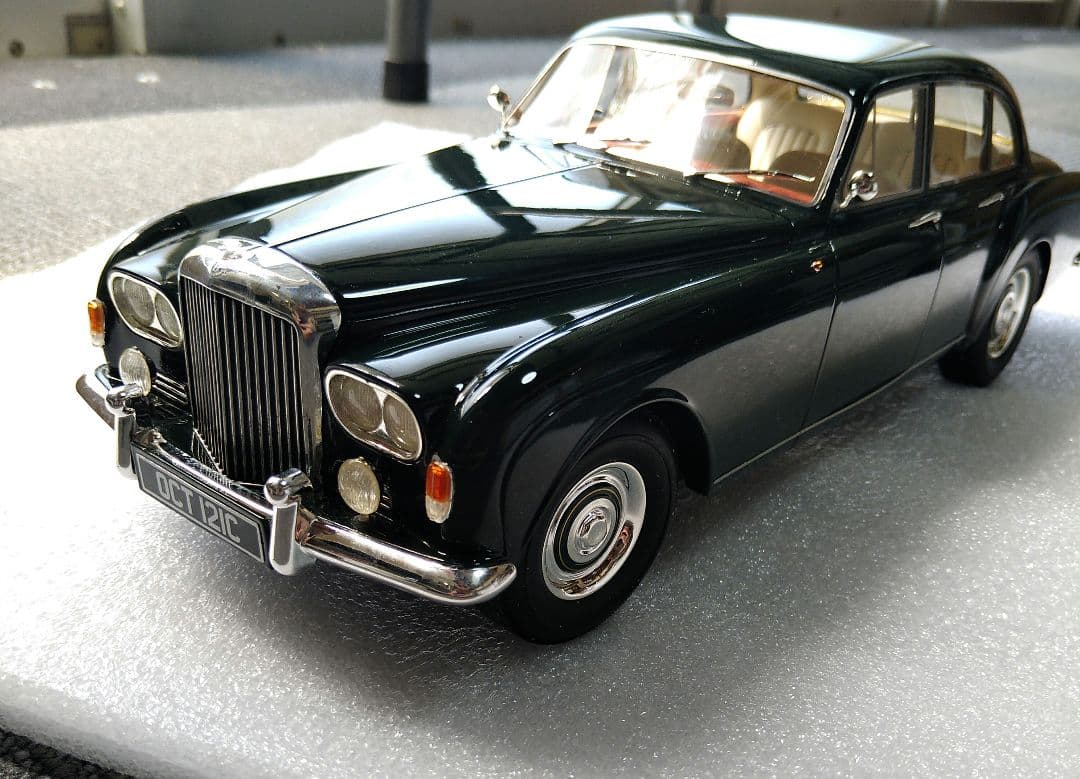 ベントレー 1/18 　S3 モデル OCT 1965 グリーン
