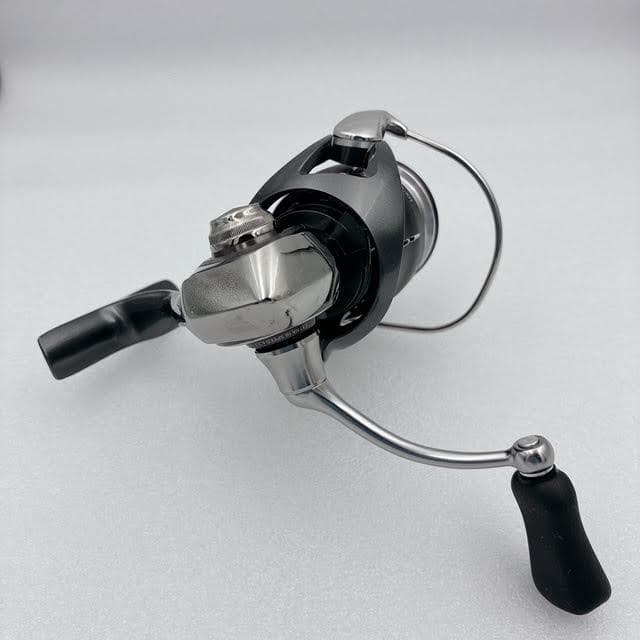 【美品】ダイワ 24ルビアス LT2500S-XH スピニングリール