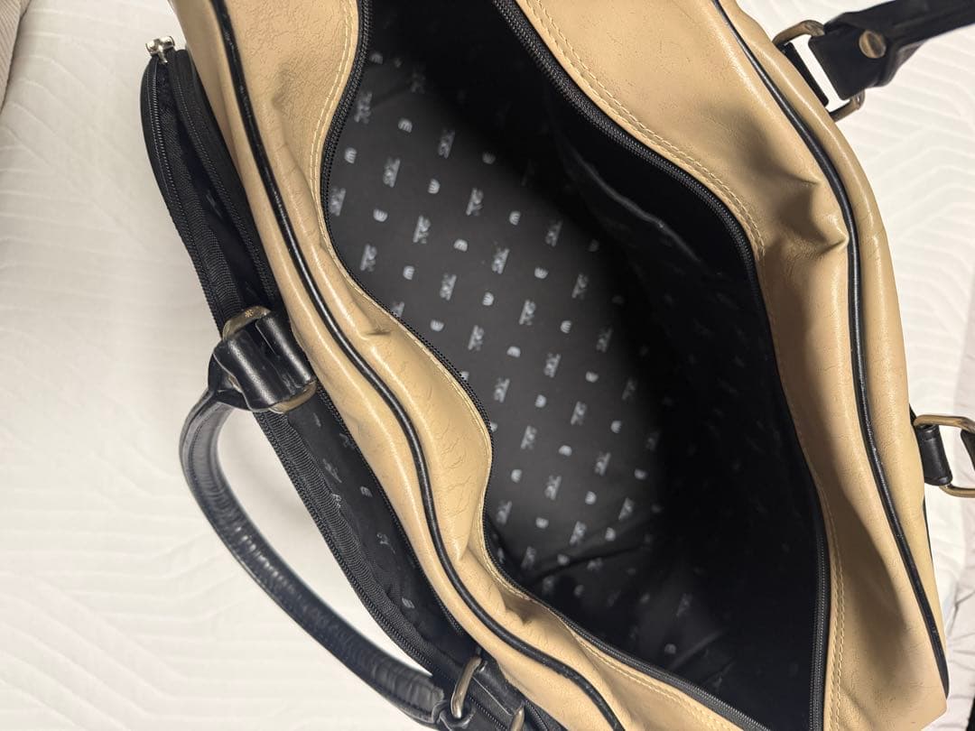 M・U SPORTS ベージュゴルフバッグ