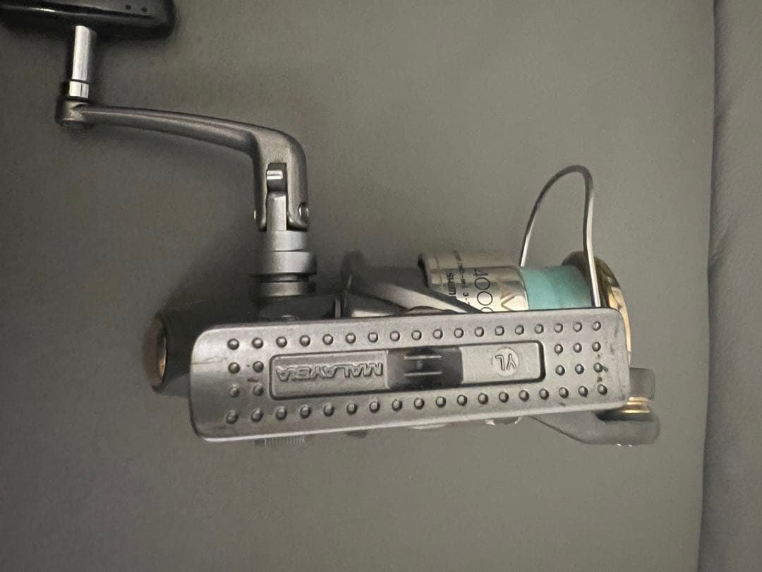 navi4000シマノスピニングリール シルバー・ゴールド