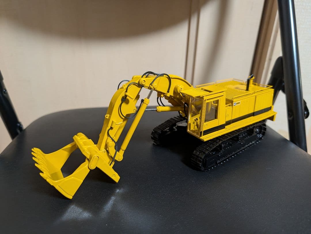 絶版品　CCM CAT 245 Front Shovel 1/50