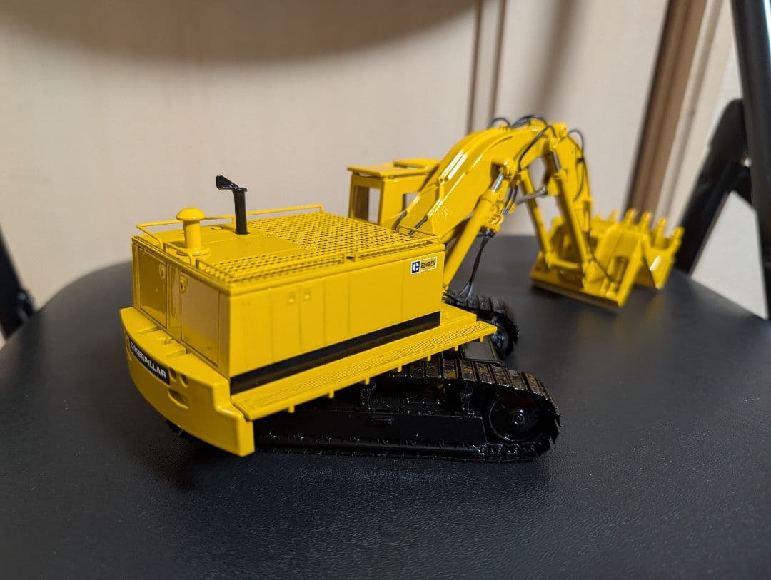 絶版品　CCM CAT 245 Front Shovel 1/50