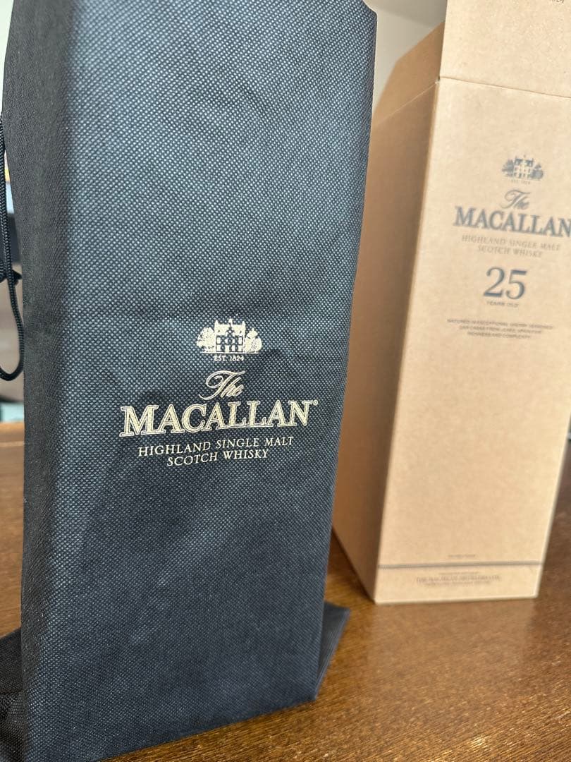 マッカラン25年、空き瓶、木箱付き（未洗浄)