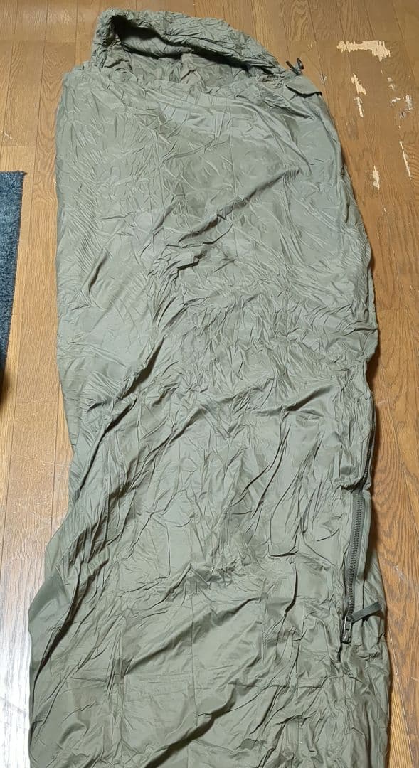 CARINTHIA Tropen 185 　インナー付　オリーブ色 シュラフ M