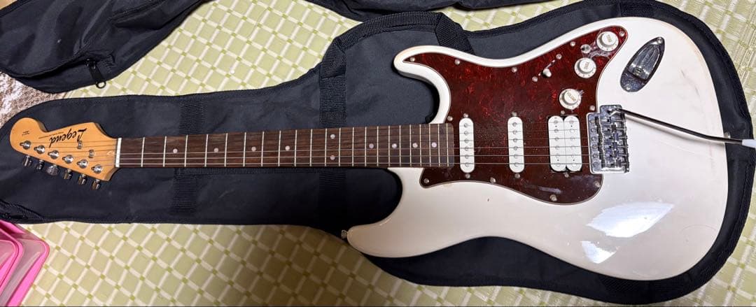 legend stratocaster ホワイト ギター
