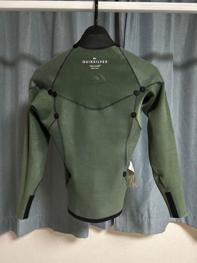 【美品】Quiksilver タッパー ブラック