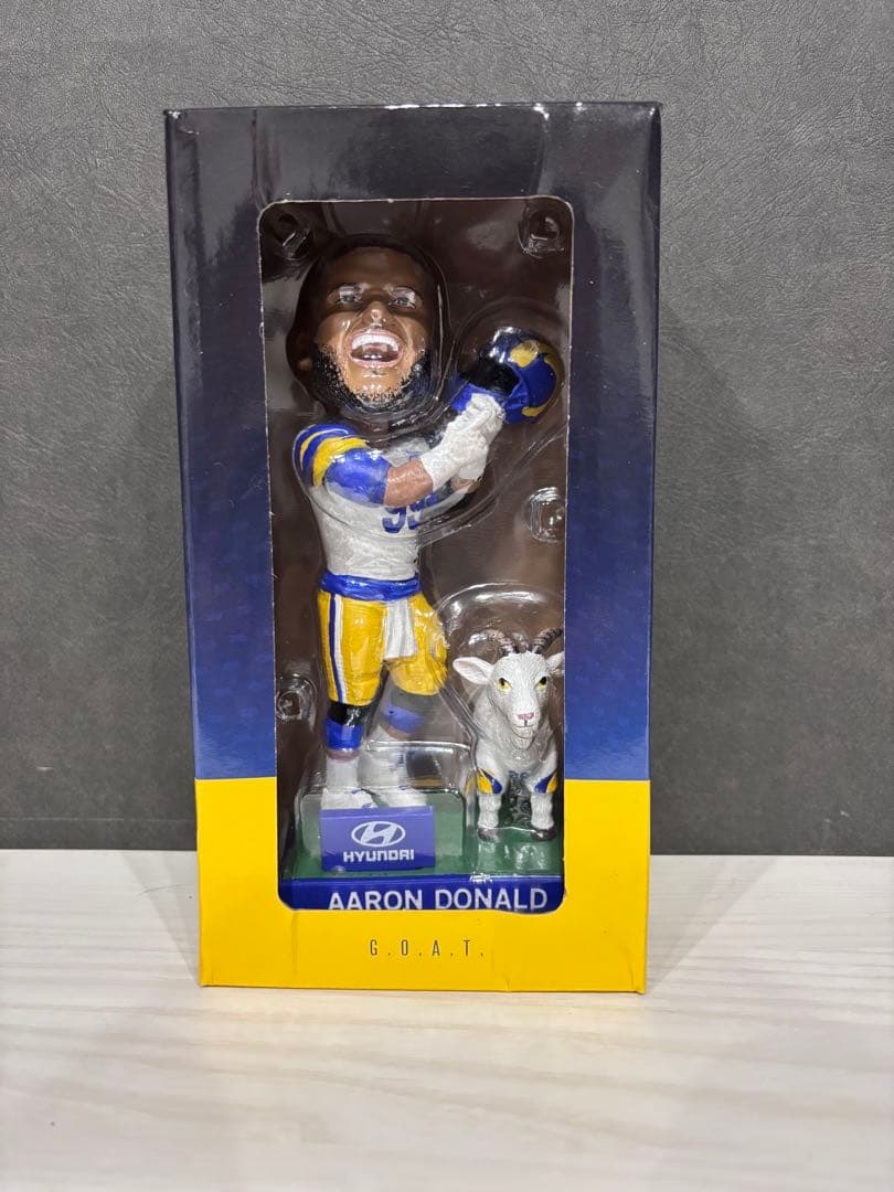 【希少】アーロン・ドナルド 引退記念 ボブルヘッド フィギュア