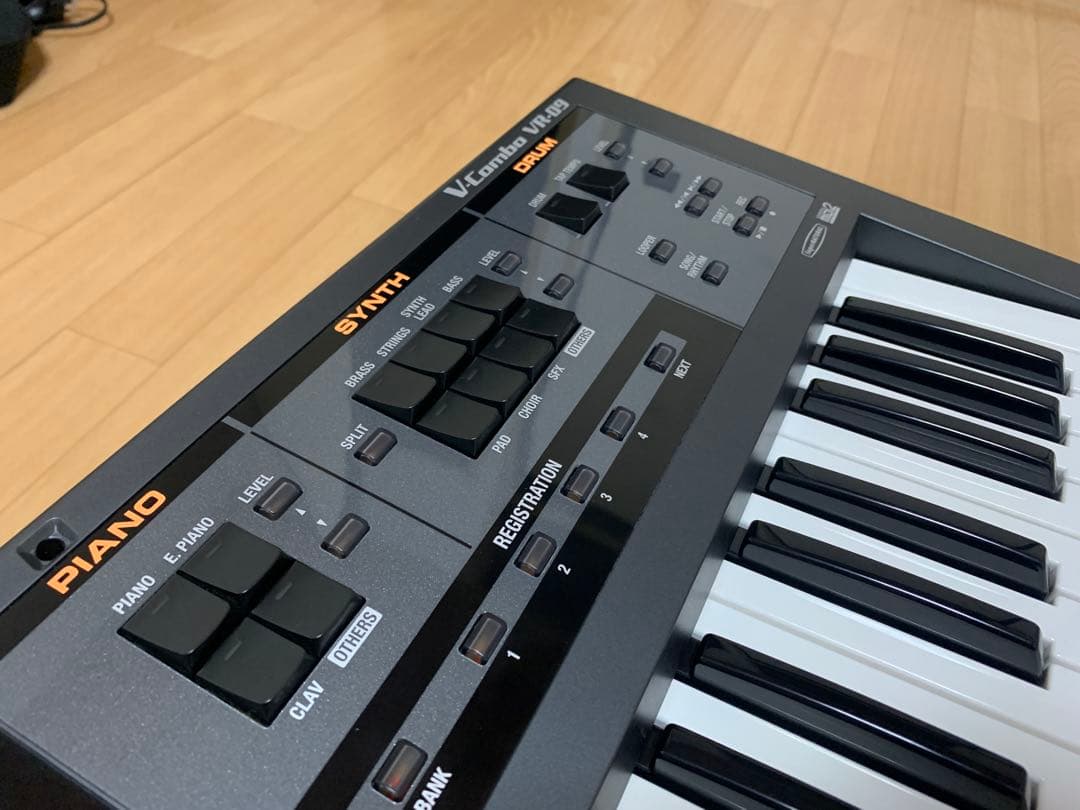 美品98%程度 Roland VR-09 シンセサイザー