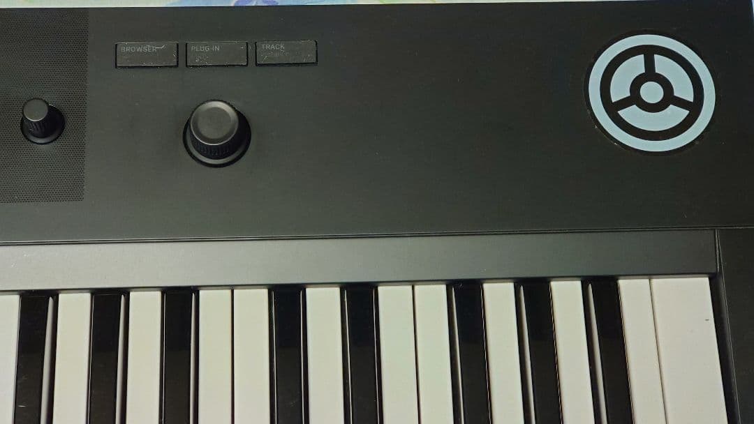 Komplete Kontrol A49 (MIDIキーボード) IDあり