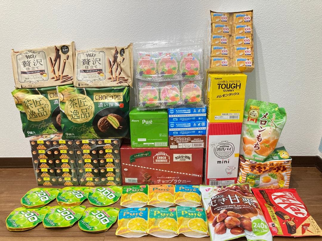 お菓子まとめ売り (99) ※15000円相当