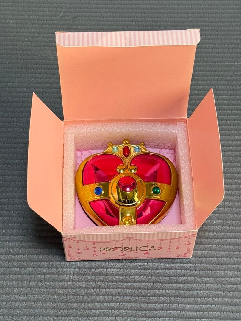 セーラームーン proplica コズミックハートコンパクト
