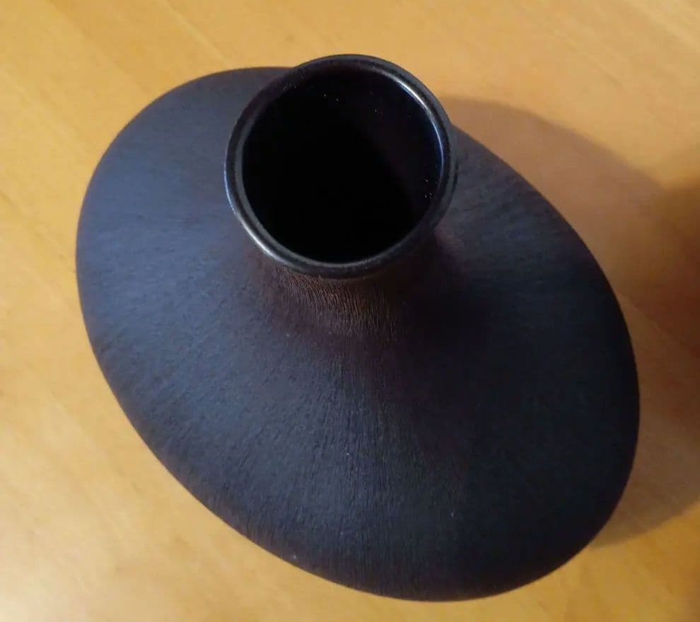 灰色の陶器製花瓶2つセット　物置