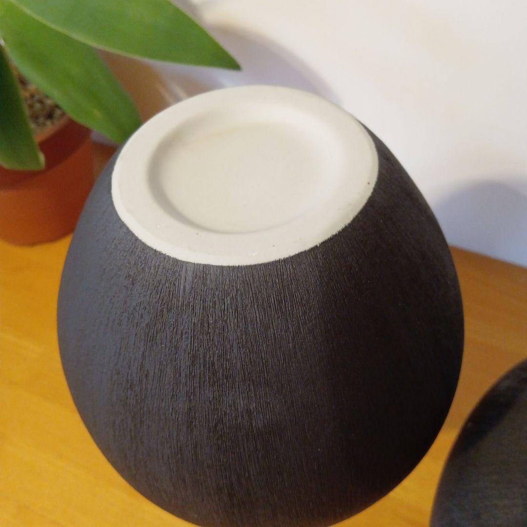 灰色の陶器製花瓶2つセット　物置