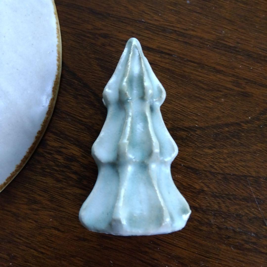 鈴木美汐さんの　ラウル7寸皿　と　モミノキペイパーウェイト