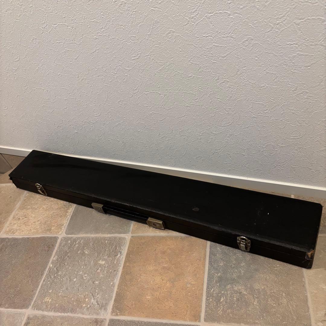 メーカー不明 ビリヤード キュー　3分割　木彫り　シャフト2本付き