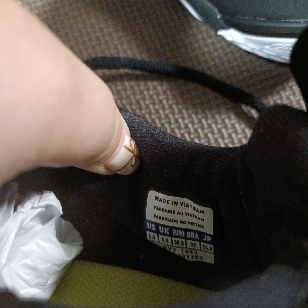 MIZUNO ミズノ バレーボールシューズ ウエーブモーメンタ 24.5cm