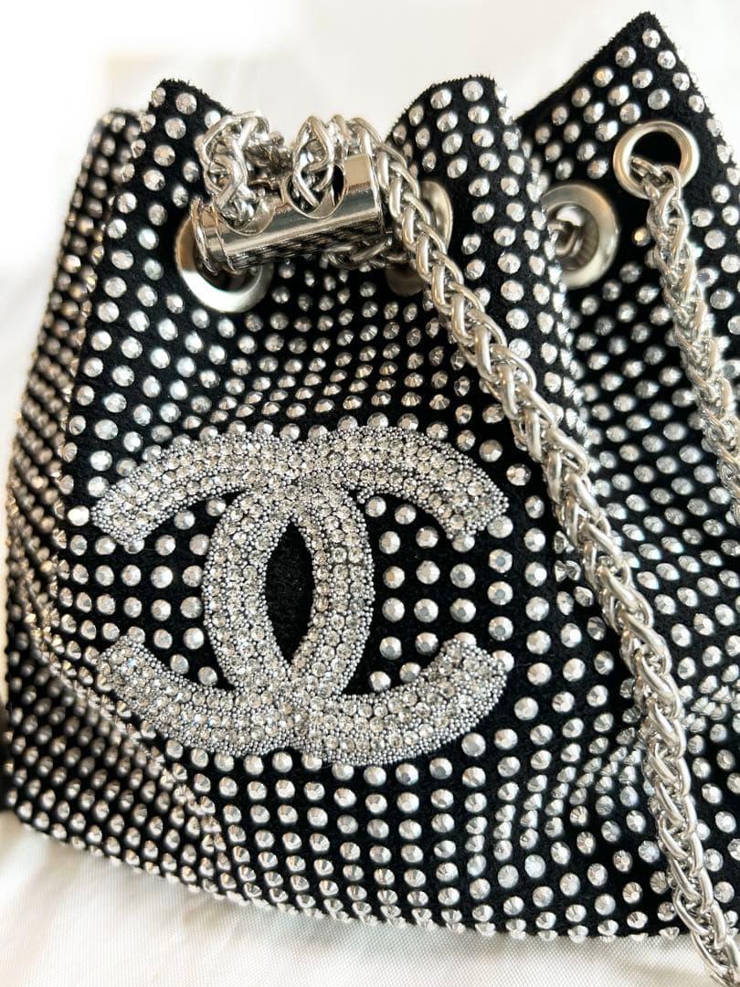 シャネル• ラインストーン CCロゴ 巾着型ショルダーバッグ