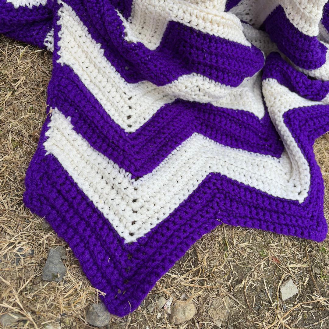 【USA vintage】グラニーブランケット　紫×白 膝掛け ラグ アメリカ