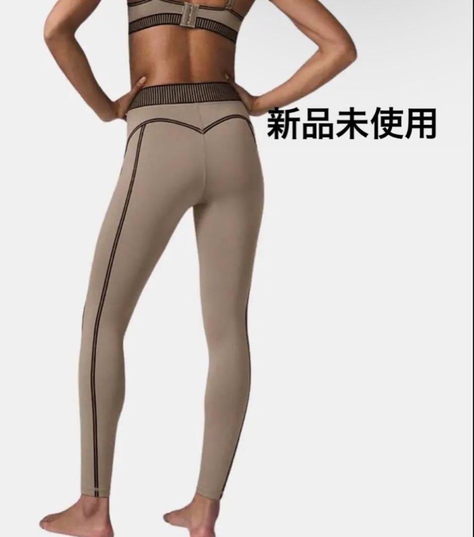 alo yoga エアリフトハイウエスト 7/8ラインアップ レギンス