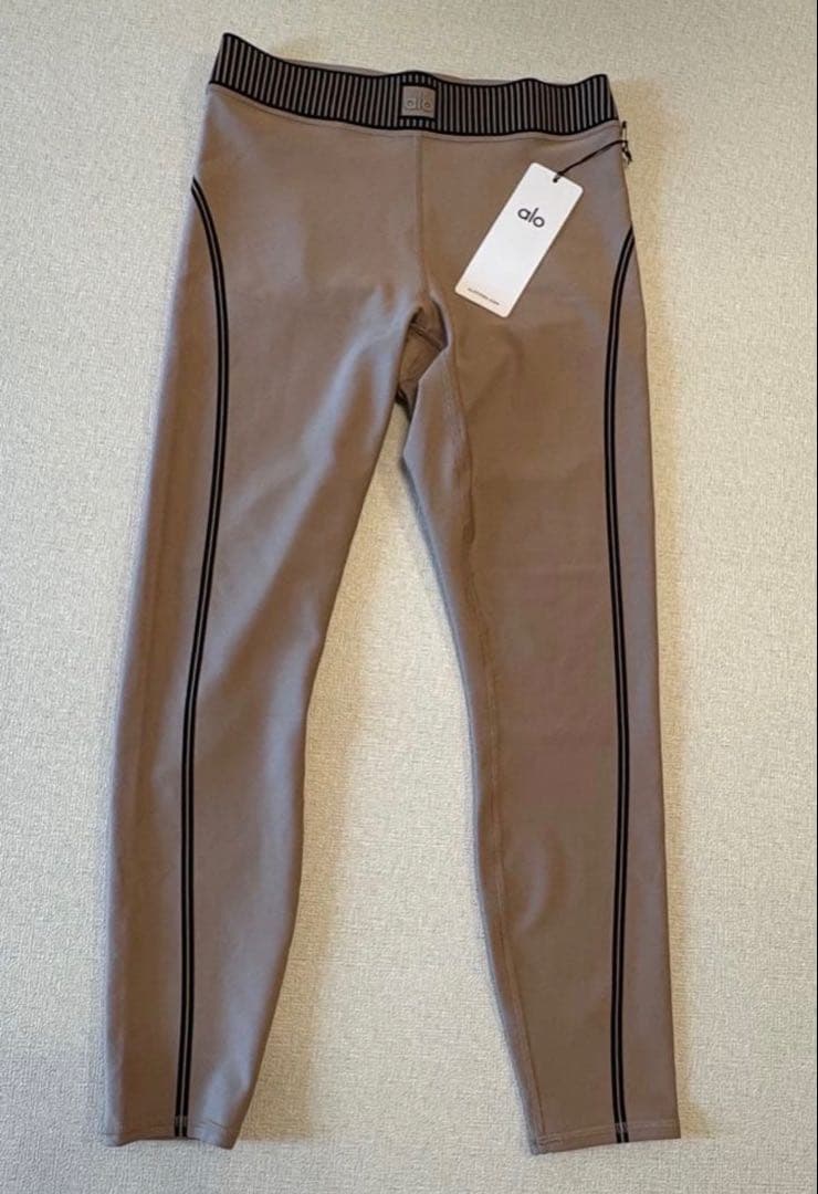 alo yoga エアリフトハイウエスト 7/8ラインアップ レギンス