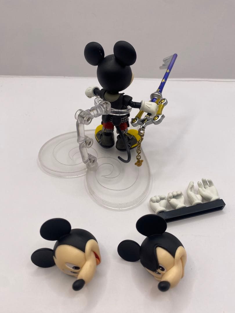 ブリングアーツ　ミッキー 王様 キングダムハーツⅢ フィギュア