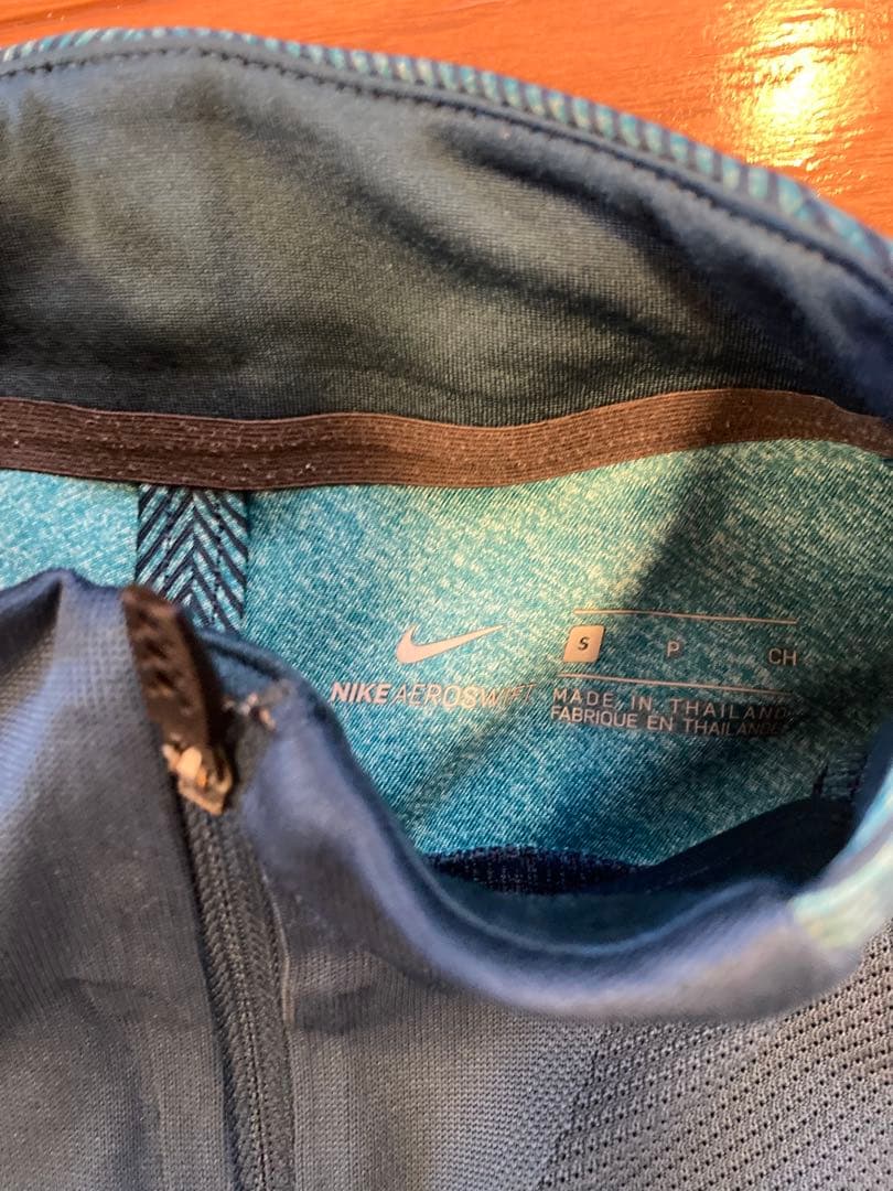 Nike ハーフジップジャージ AERO SWIFT S