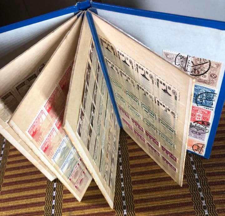 昭和12年〜25年 未使用普通切手24種8枚づつ計192枚ブック付 歴史的資料！