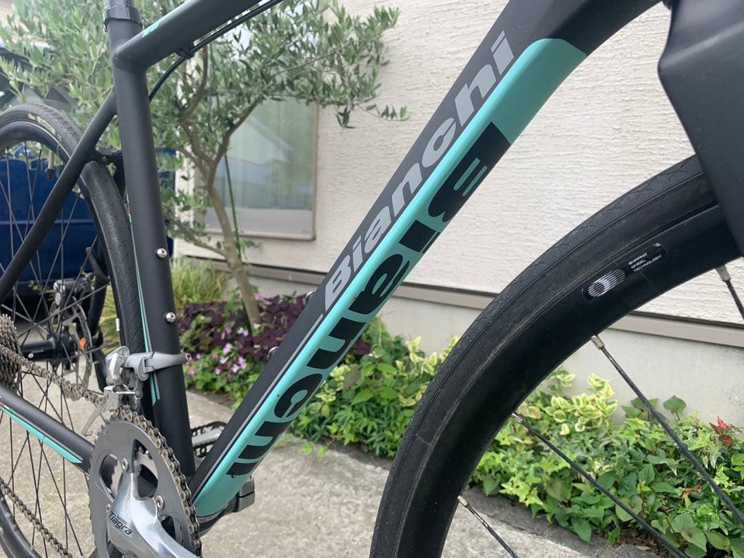 ほぼ新品 Bianchi ロードバイク 105/Tiagra Disc