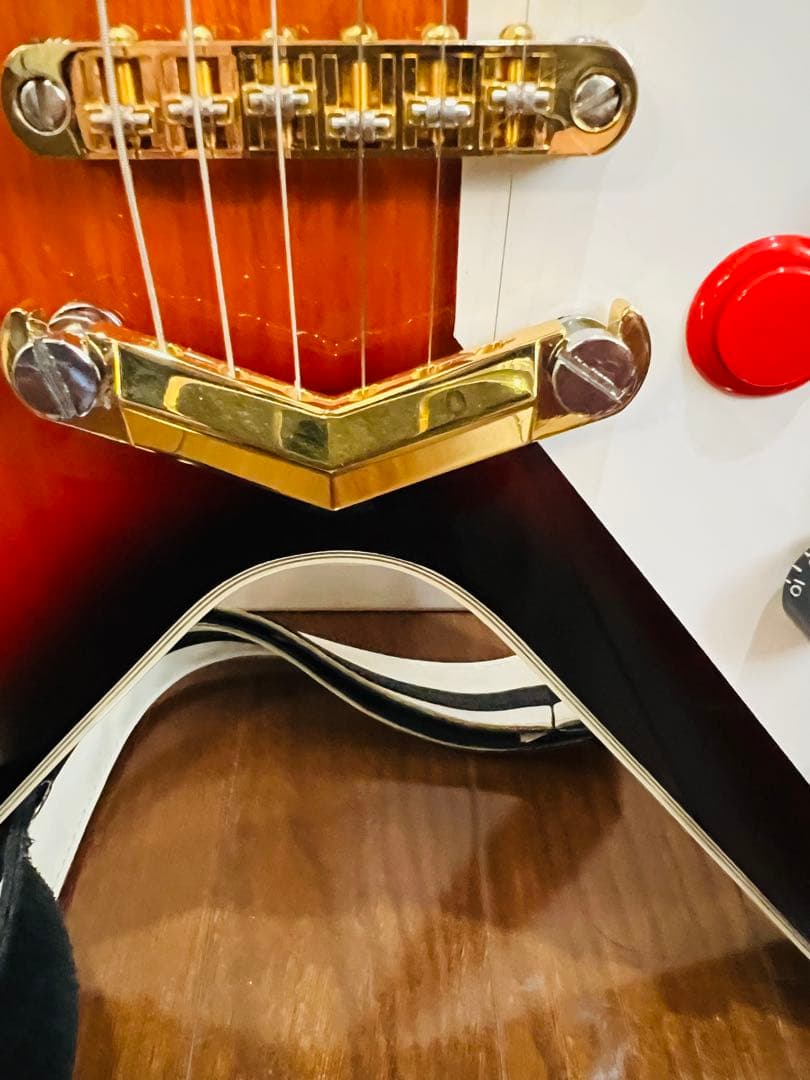 フライングV セットネック キルスイッチ ロックペグ ストラップ付き