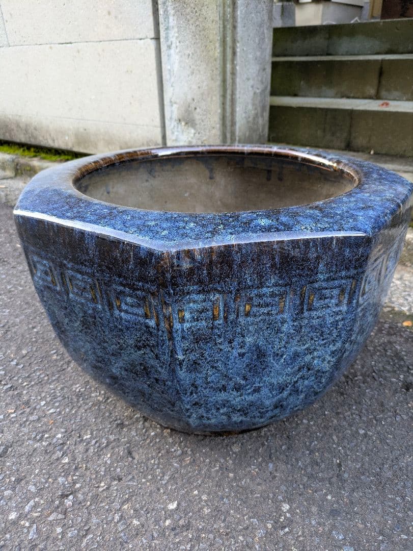 火鉢　青色八角形火鉢 陶器製　特大火鉢　大型火鉢昭和レトロアンテーク睡蓮鉢　水草