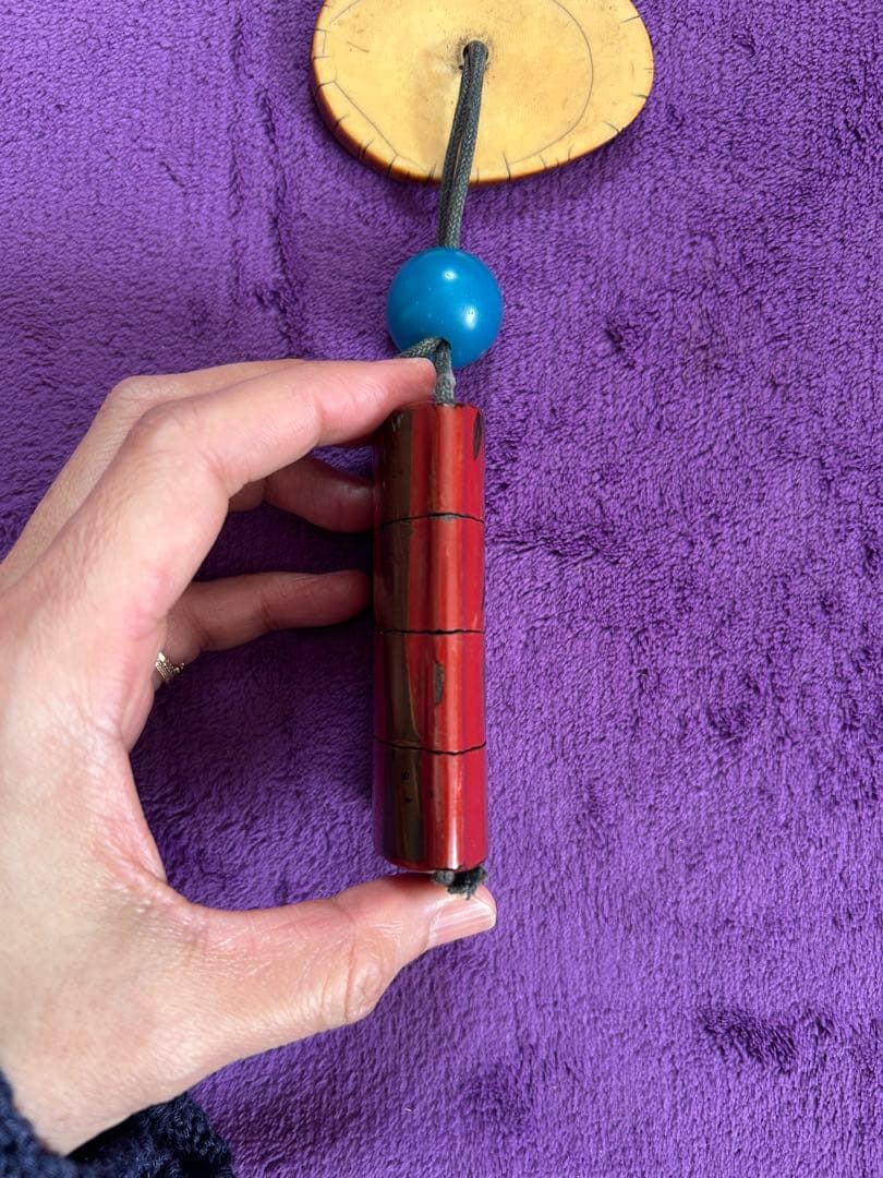 赤い漆器印籠 根付 薬入れ 小物入れ 時代物