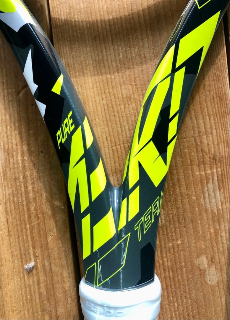 新品 Babolat PURE AERO TEAM G2 ガット付き バボラ