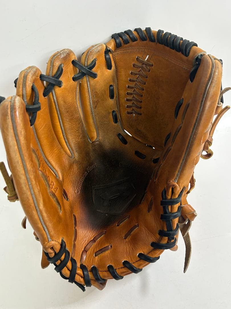 【レア】アンダーアーマー　金子千尋モデル　硬式野球グローブ ブラウン