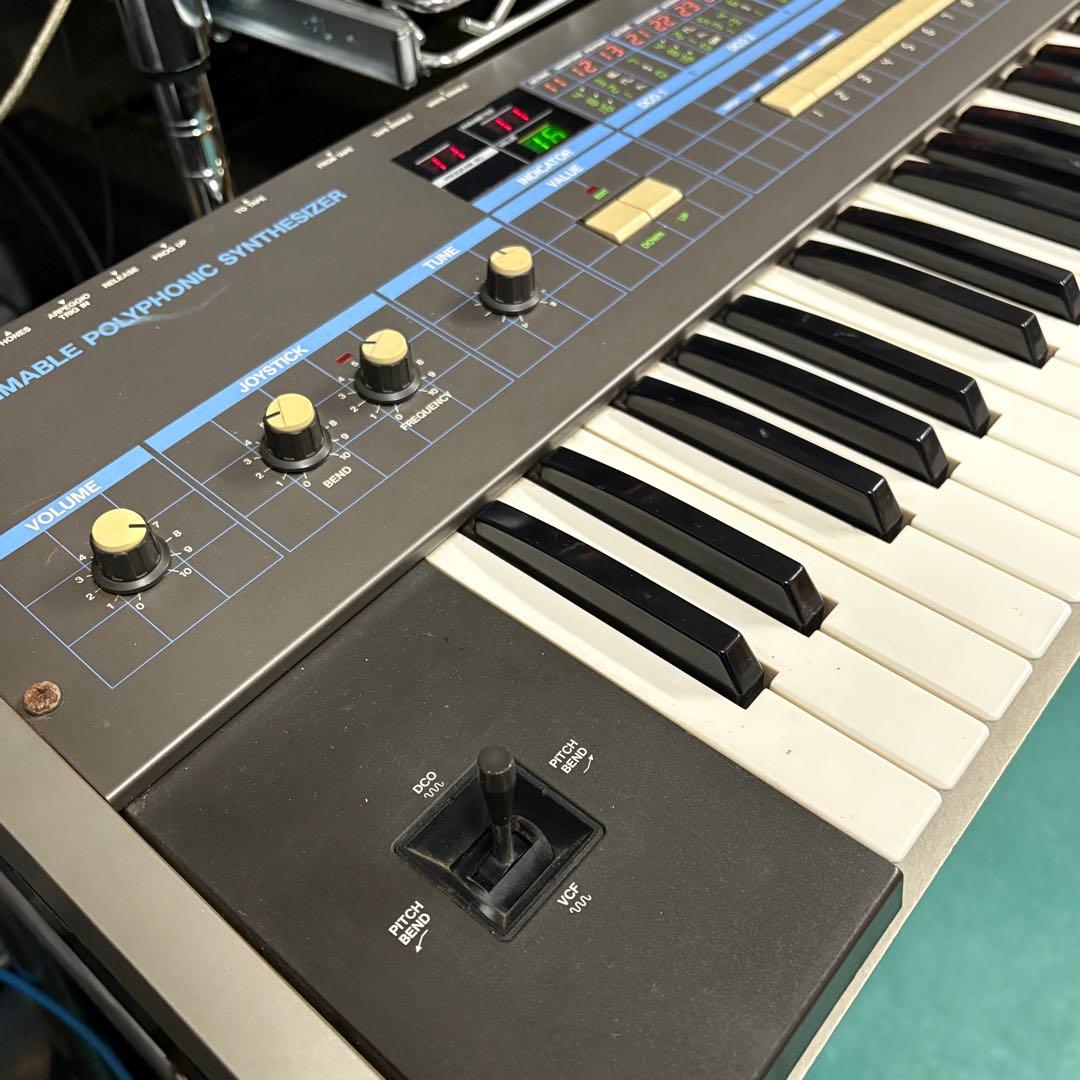 【現状品】KORG POLY-61 アナログシンセサイザー ケース付き