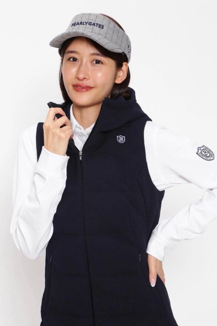 【新品・未使用】パーリーゲイツレディース ダウンベスト　フード付き　ネイビー