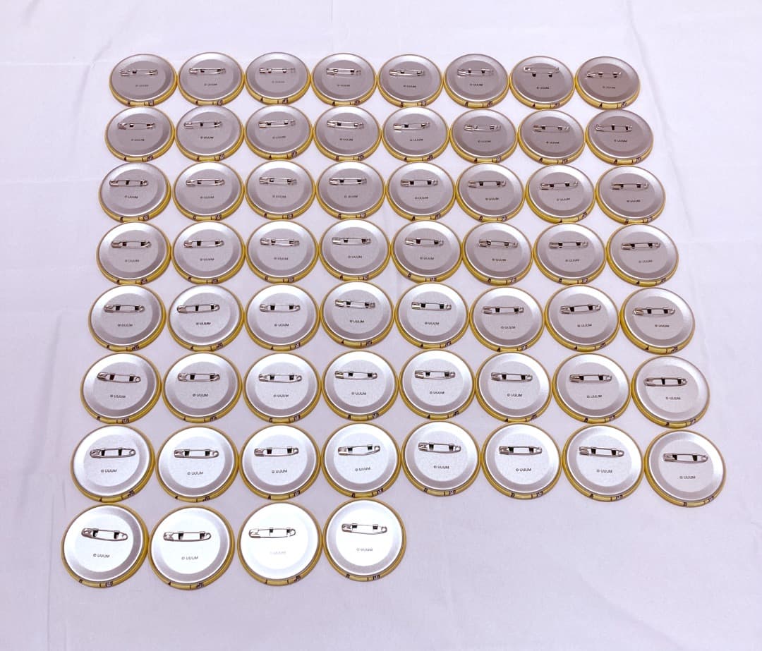 カラフルピーチたっつん刺繍缶バッジ第一弾